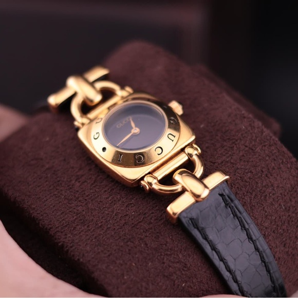 Vtg 1990s Gucci Diamantissima 6300L Watch 
Gold-Plated case w/ horsebit lugs - Picture 8 of 13